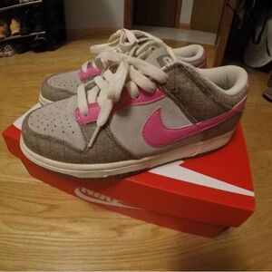 Women’s Nike 6.0 size 8